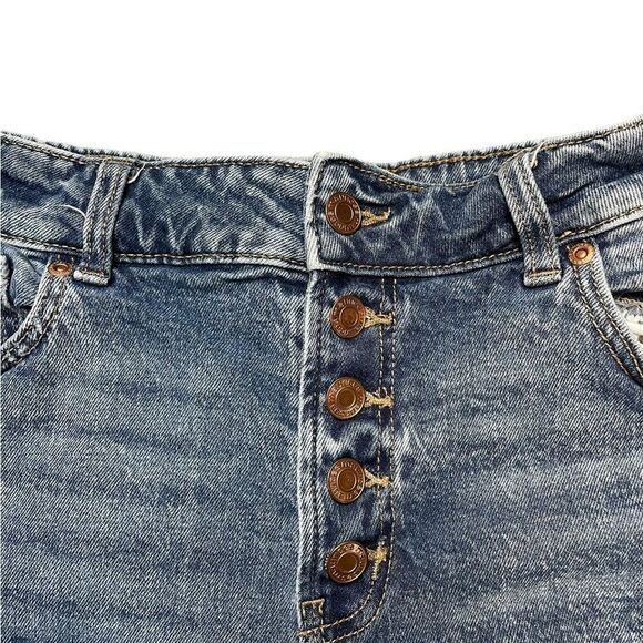 MAURICES Super High Rise Distressed Jean Shorts Size 12 - Picture 3 of 6